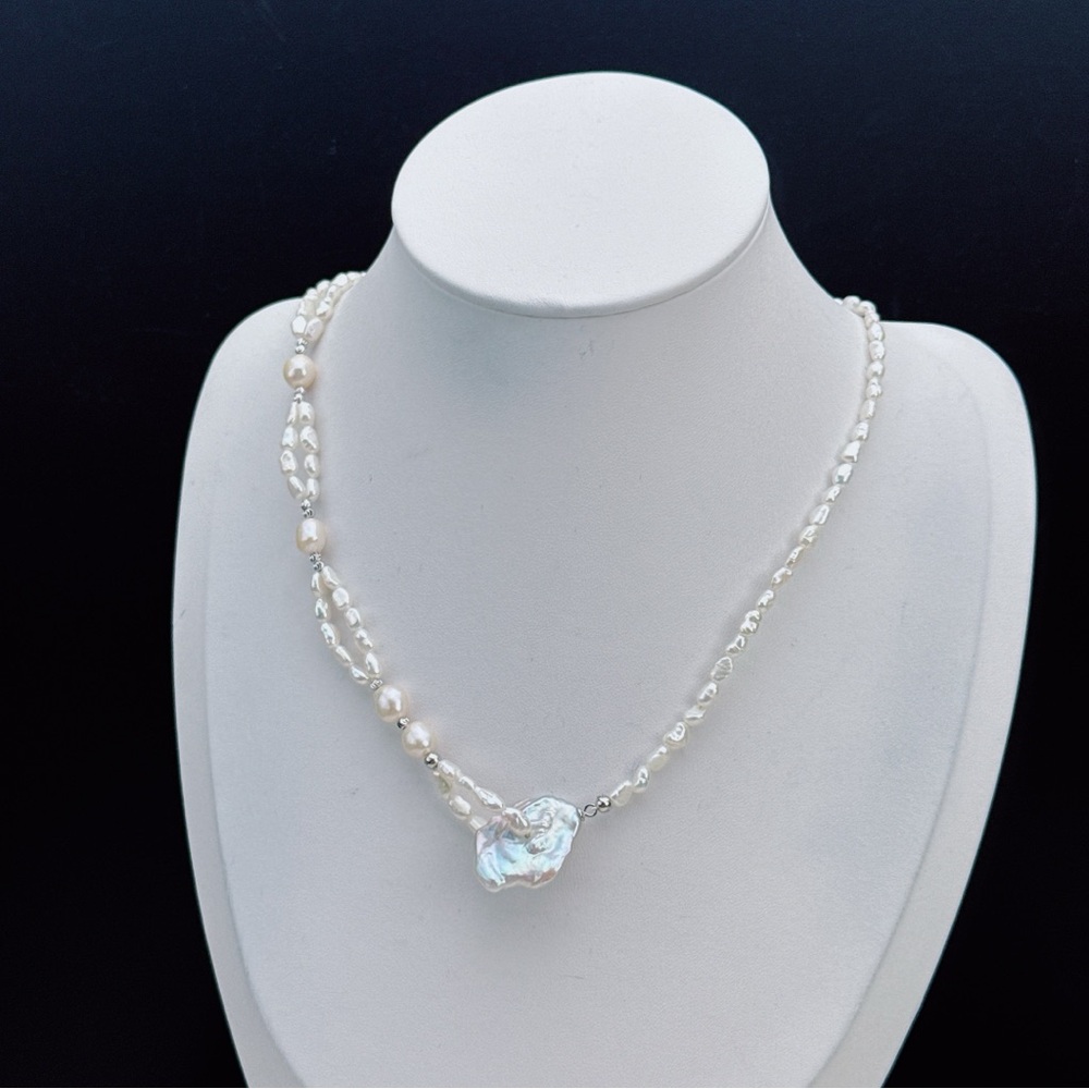X141 Handmade Freshwater Baroque Pearl Necklace - Picture 3 of 8